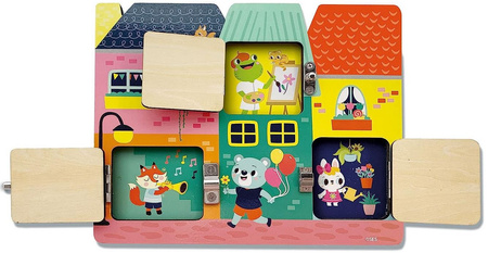 Drewniana tablica z zamkami i zatrzaskami