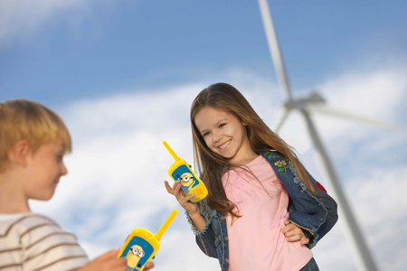 Zestaw przygodowy Minionki z krótkofalówkami, lornetką i kompasem RPTW12DES