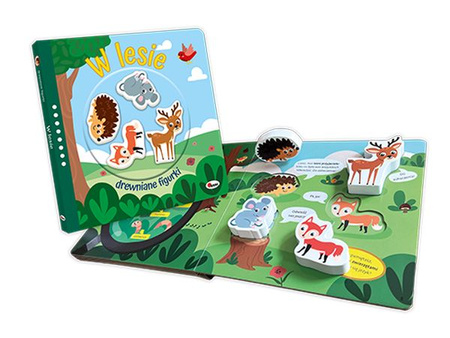 W lesie. Drewniane figurki