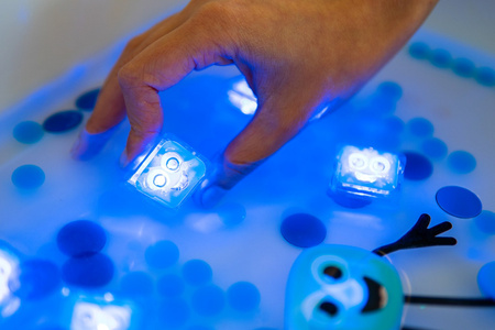 Kostki sensoryczne świecące w wodzie Blair turkusowy