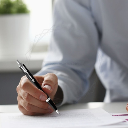 Długopis Parker Im Essential Matte Black CT niebieski 2143632