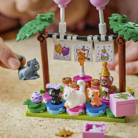 Lego Friends Kocie przyjęcie urodzinowe i domek na drzewie 42666