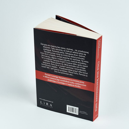 Ona ma karminowe usta