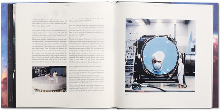 Expanding Universe. The Hubble Space Telescope wer. angielska