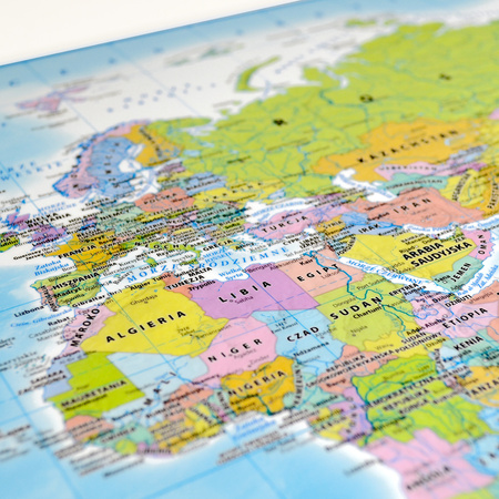 Podkładka dwustronna na biurko Świat Polityczny z flagami 1:70 000 000