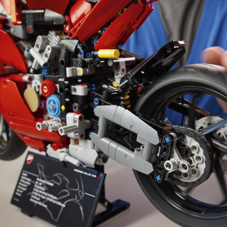 Lego Technic Motocykl Ducati Panigale V4 S V29 42202