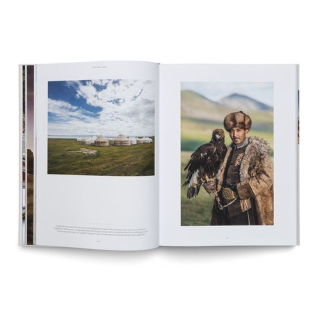 Life on the Road. Around the World on Four Wheels wer. angielska