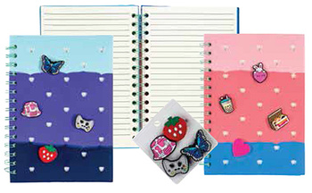 Notatnik z silikonową okładką i zawieszkami 1szt.mix