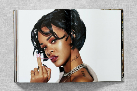 Ice Cold. A Hip-Hop Jewelry History wer. angielska